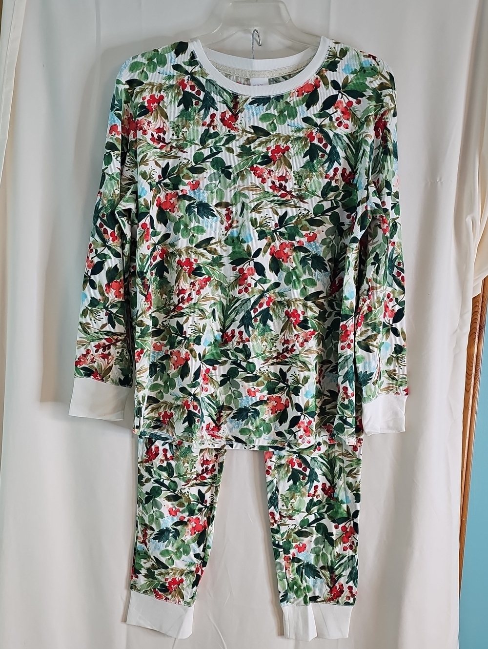 Stars Above Floral Holiday Pajama Set - White with Green & Red Print